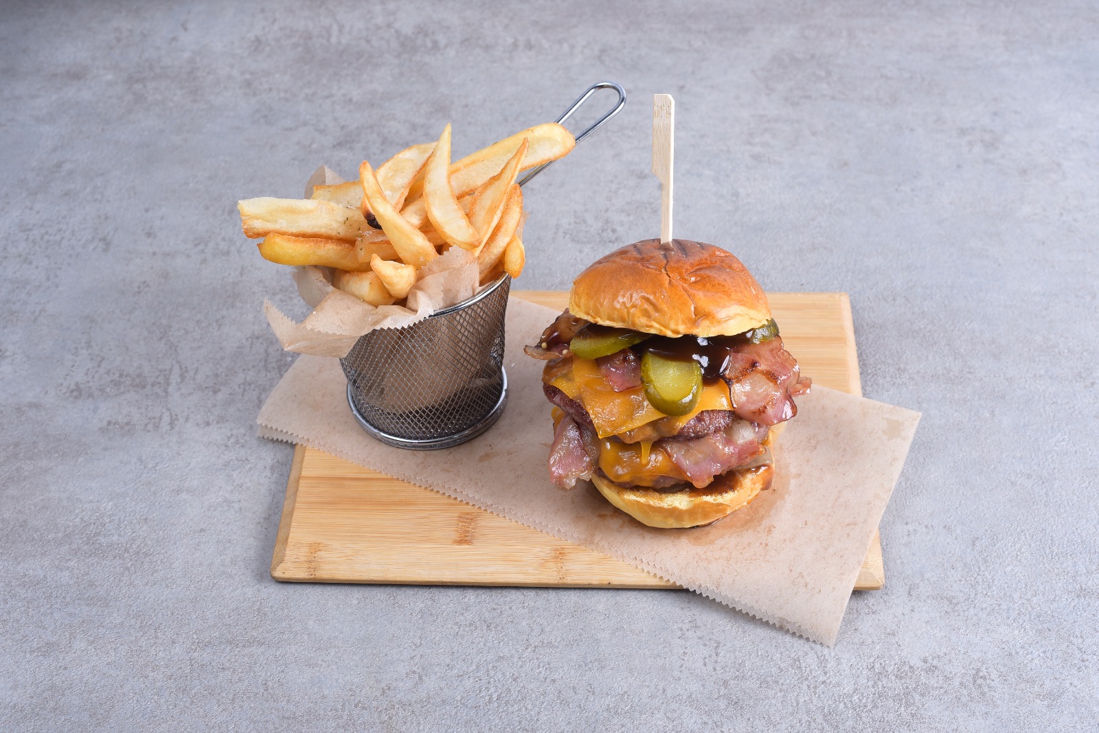 bar el gustet almuerzos bocatas esmorzarets benetusser carta